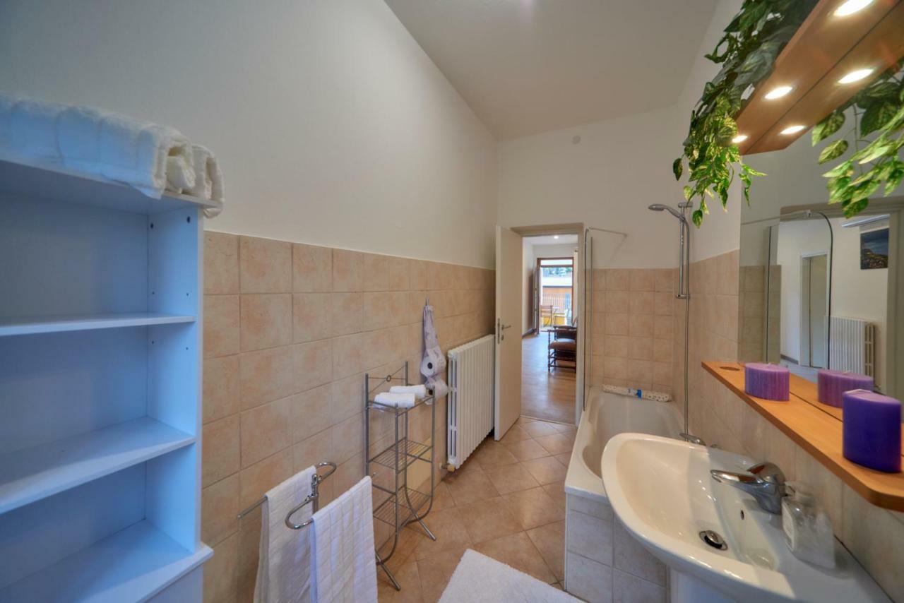 Casa Della Nonna Apartment Абадия Лариана Екстериор снимка